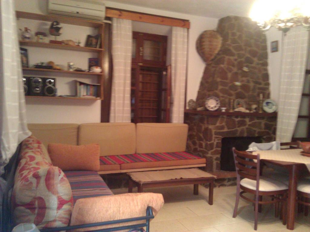 Lela Kaptani Eftalou Olive Grove Митимна Номер фото